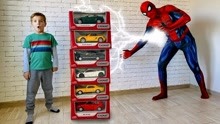 马克乐园：马克有了个蜘蛛侠朋友，他们一起玩小汽车！