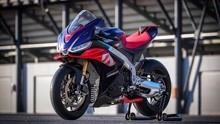 2021款阿普利亚RSV4超级摩托车！最高时速305公里/小时随便秒超跑