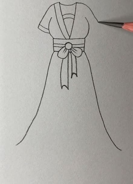 画一件仙气飘飘的古风裙装