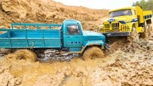 实验-在泥泞路面中测试新的定制 GAZ4x4卡车并将其与ZIL6x6比较！