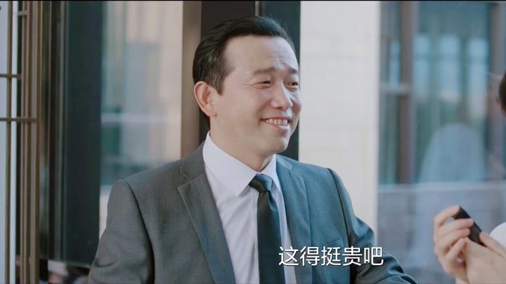黑龙江省鸡西市的演员潘斌龙，台湾省台北市的潘仪君，两个人人气都很高