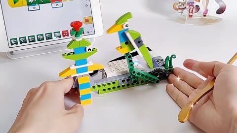 乐高wedo20:啄木鸟,66个积木的奇妙之旅