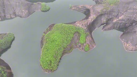 高椅岭巨蜥湖图片